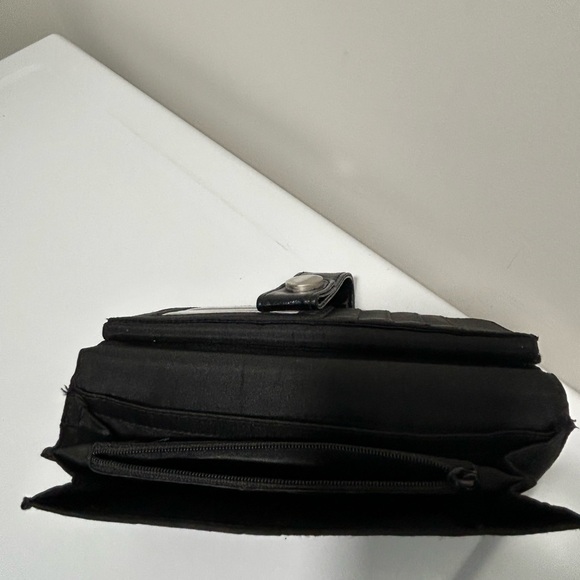 Kenneth Cole Reaction Black Wallet - Picture 9 of 12